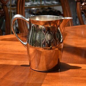 Sheridan Silverplate Water Pitcher Ice Guard Spout Footed Vintage MCM Barware